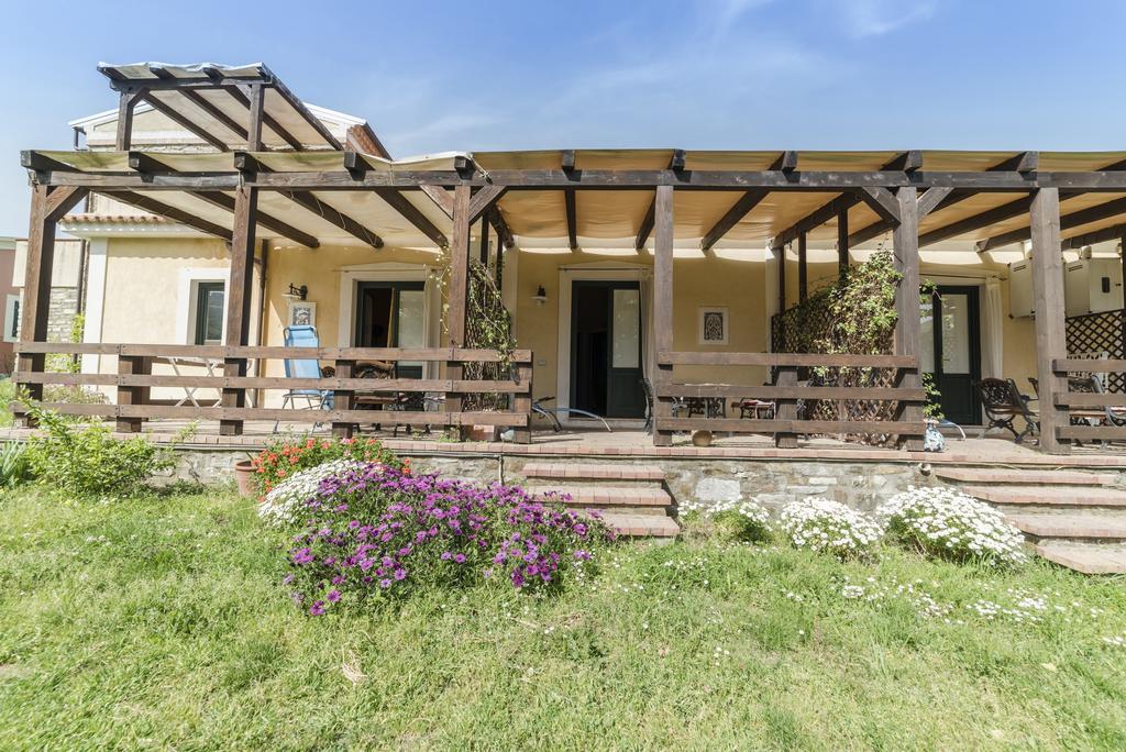 Country House Araba Phoenix Кастеллабате Экстерьер фото